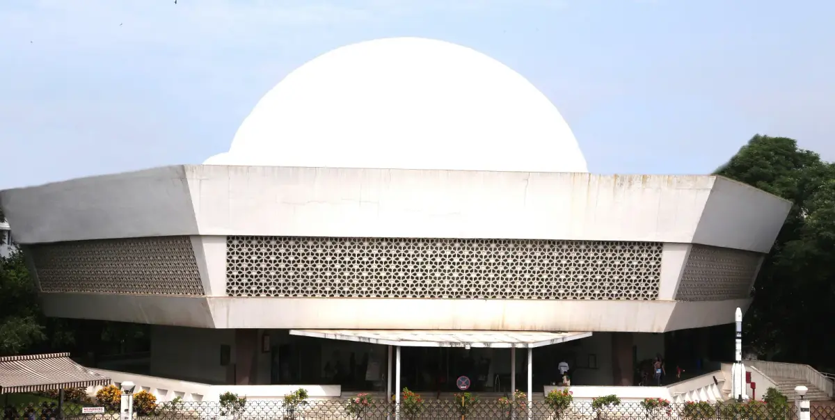 Nehru Planetarium, Mumbai Darshan landmark
