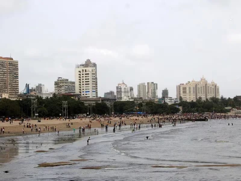 Girgaon Chowpatty, Mumbai Darshan landmark